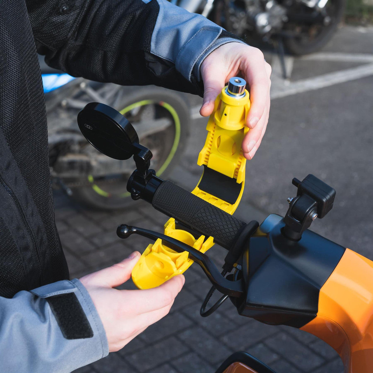 Oxford Motorcycle Motorbike Lever Lock Alarm - Yellow-Win Impex Moto